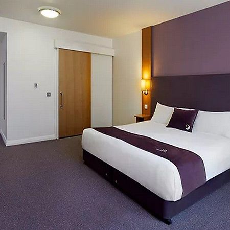 Premier Inn Wolverhampton City Centre Экстерьер фото