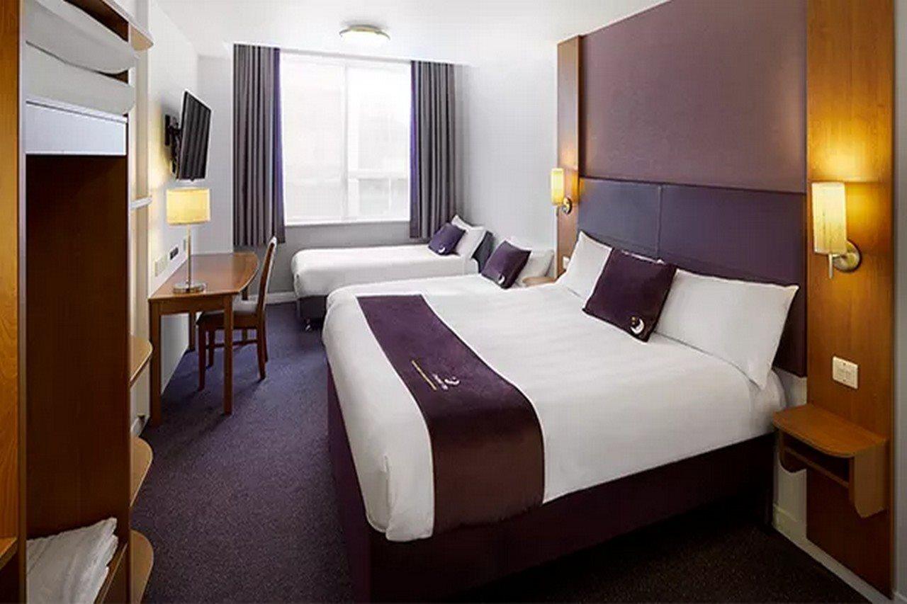 Premier Inn Wolverhampton City Centre Экстерьер фото
