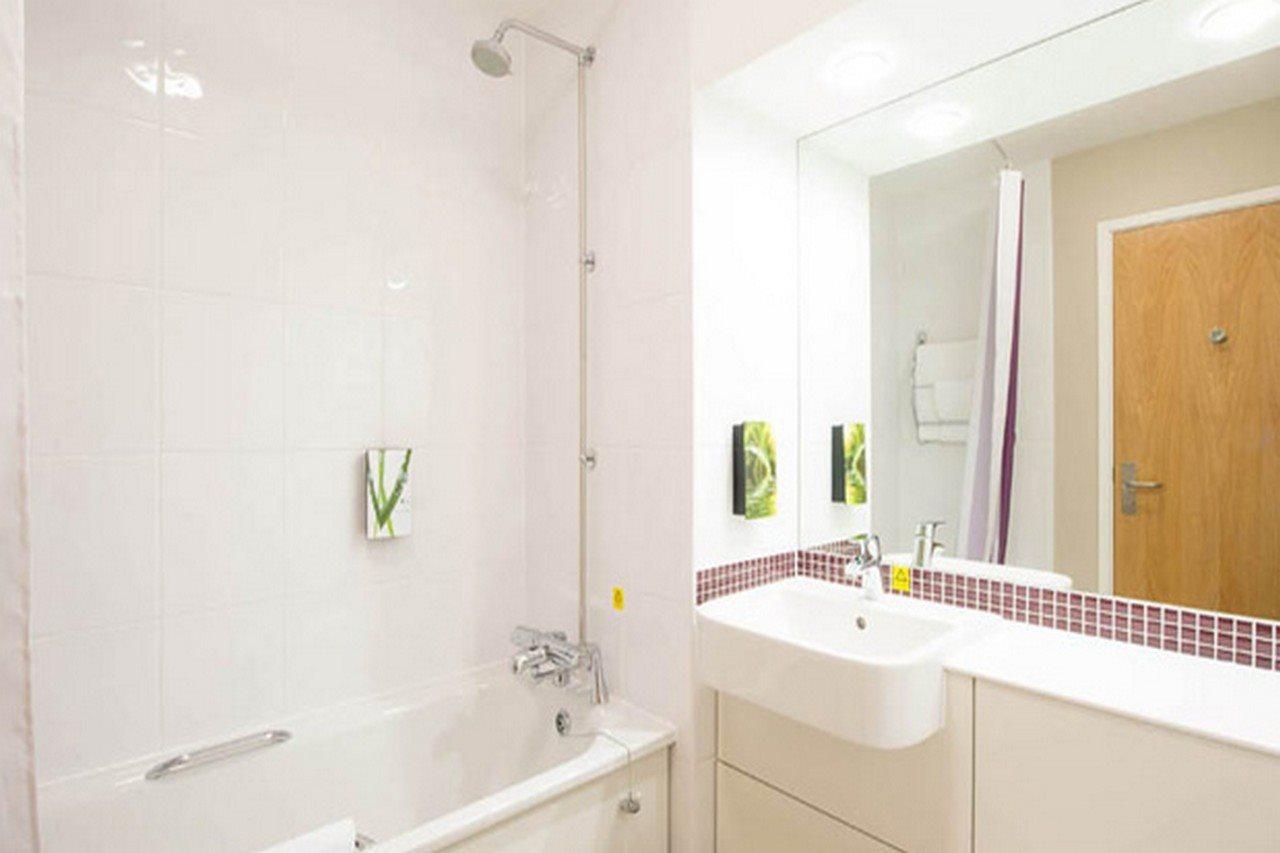 Premier Inn Wolverhampton City Centre Экстерьер фото