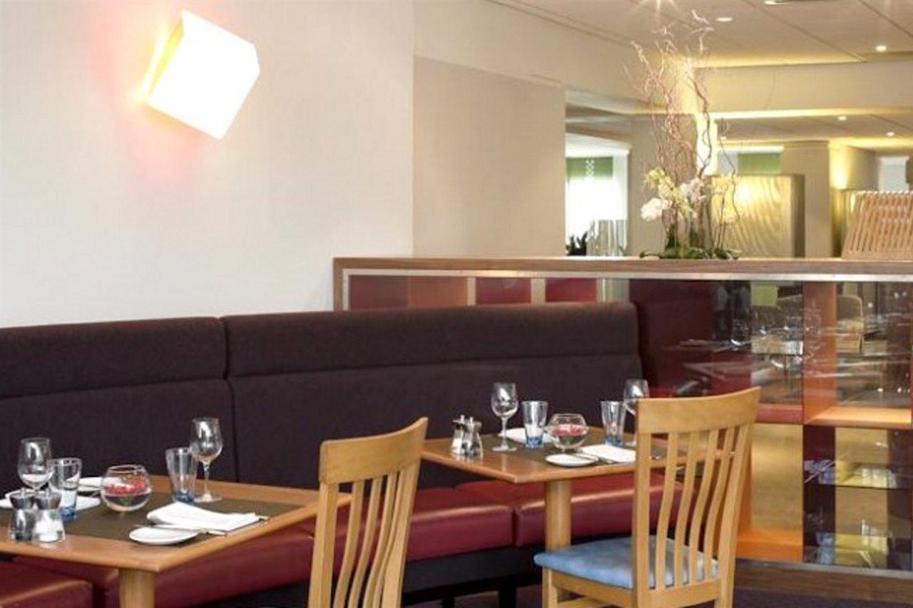 Premier Inn Wolverhampton City Centre Экстерьер фото