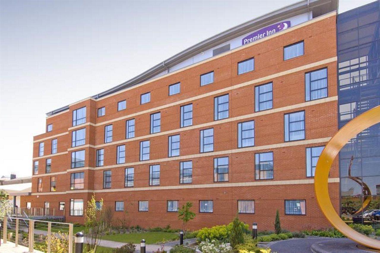 Premier Inn Wolverhampton City Centre Экстерьер фото